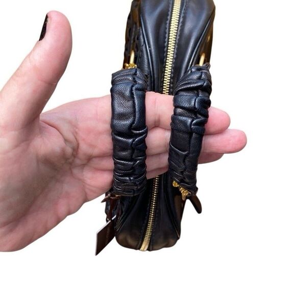 ISABELLA FIORE ‘A PINCH SASY’ LIMITED ED. BLACK LEATHER SATCHEL  MSRP $425 - Picture 4 of 14